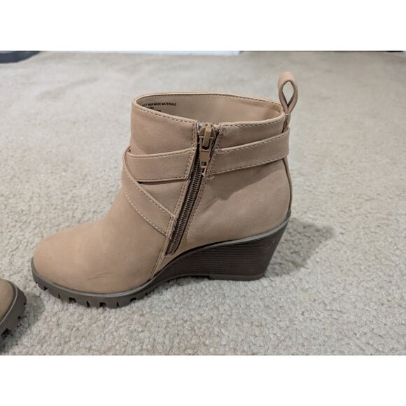 St. John's Bay wedge boots - Picture 5 of 10